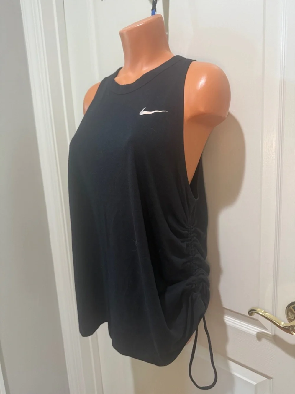 NIKE Black Cut In Shoulder Key Hole Back Asymmetric Tank Top XL $40 EUC KL